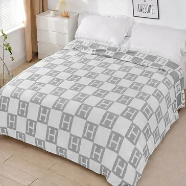 Летнее покрывало 'лен' - светло-серая абстракция<article>MALVA