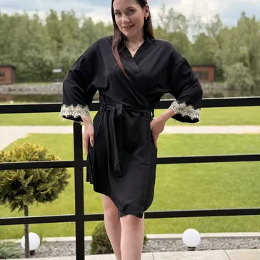 Жіночий софт-халат 'ніжне мереживо' - чорний з молочним<article>MALVA